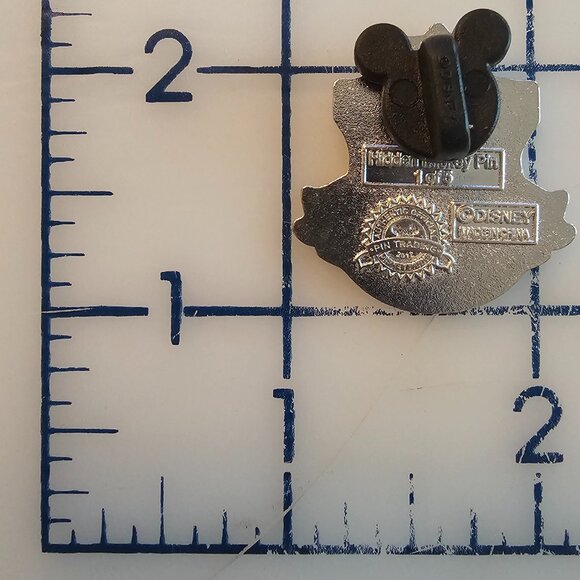 DISNEY Pin Trading ~ Disneyland Resort ~ Crest/Mickey Mouse 1/5 ~ 2012 - Picture 13 of 13